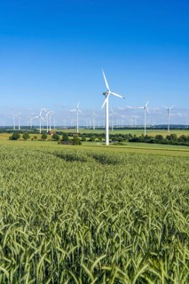 Wind farm north-east of Bad Wünnenberg, East Westphalia Lippe, Paderborn district, with the A44