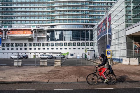 Cruise ship Iona of the British shipping company P&O Cruises, the largest cruise ship ever built in