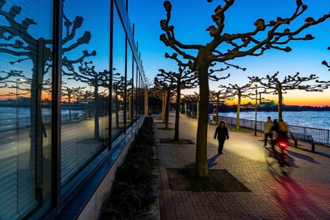 Rhine promenade, evening, state parliament building, North Rhine-Westphalia state parliament,