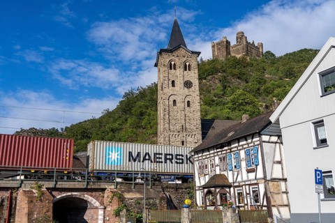 Upper Middle Rhine Valley, railway line on the right bank of the Rhine, goods train line, up to 400