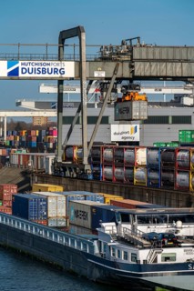 Port of Duisburg Ruhrort, Container freighter being loaded and unloaded at DeCeTe, Duisburg