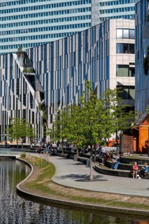 Kö-Bogen building, shops, restaurants and offices, at the Hofgarten, behind Dreischeibenhaus,