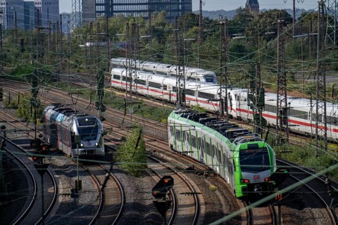 Railway tracks in front of Essen main station, ICE 2 train and ICE 4, behind, on the tracks, S-Bahn