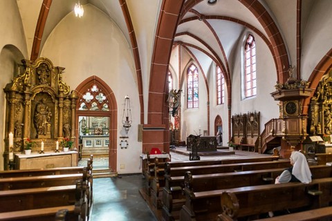 Interior view, St Michael's parish church, Bernkastel-Kues, Moselle, Rhineland-Palatinate, Germany,