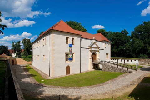 The Senftenberg Castle and Fortress Museum is housed in the Senftenberg Castle building