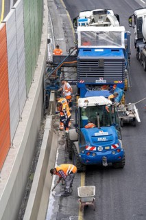Motorway construction site on the A52 in Essen, basic renovation of the two carriageways in both