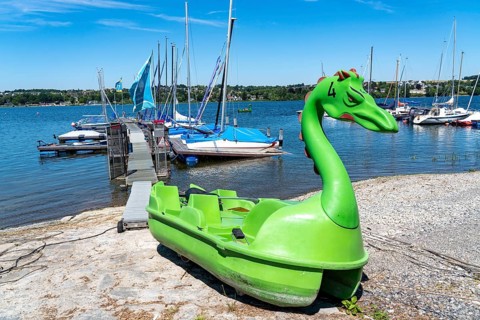 Lake Möhne, dam in the northern Sauerland, sailing boats, marina on the southern shore, kite pedal