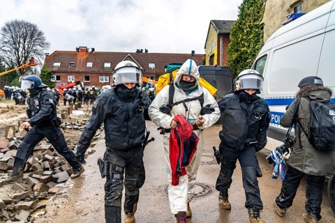 2nd day of the eviction of the Lützerath hamlet, occupied buildings of the former farm, by climate