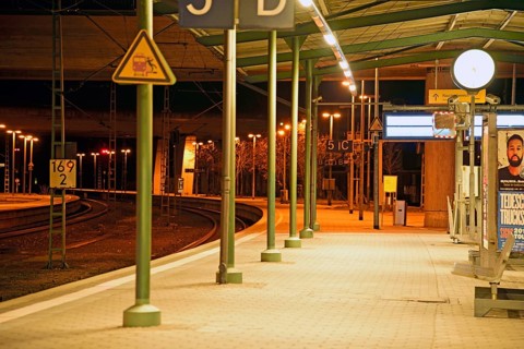 Europe, Germany, Hamburg, Harburg, railway station at night, deserted platform, Hamburg, Hamburg,