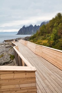Coastal section Tungeneset, Devil's Teeth, Okshornan mountain range, Senja, Troms, Nord-Norge,