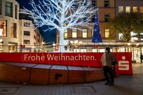 The city centre of Duisburg, shopping street Königstraße, on the day of the opening of the