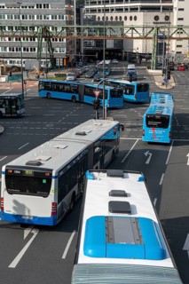 Wuppertal, intersection at the central bus station, at the main railway station, WSW buses, right