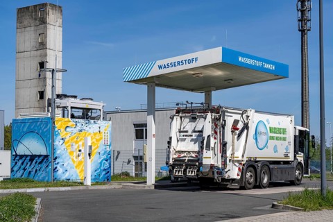 Hydrogen filling station, waste disposal vehicles, rubbish trucks, of the municipal waste disposal