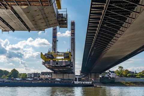 New construction of the Neuenkamp motorway bridge on the A40, over the Rhine near Duisburg,