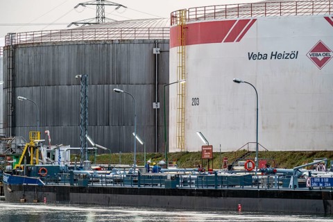 Refinery of Ruhröl, BP Gelsenkirchen, today BP Refining & Petrochemicals GmbH, tanks and operation