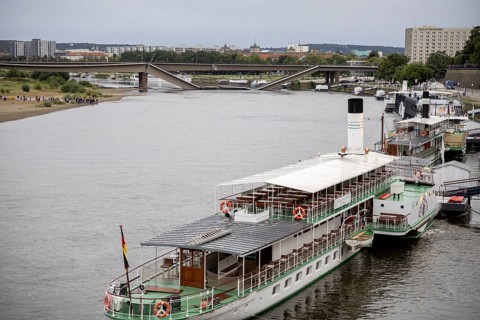 Following the partial collapse of the Carola Bridge in Dresden, shipping traffic on the Elbe is