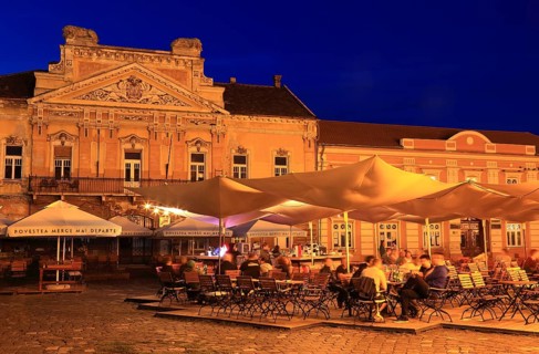 Historic houses, The house with the lions, right and restaurant at Piata Unirii, Unification