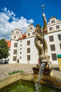Neptune Fountain, Hartenfels Castle, Torgau, Saxony, Germany, Europe