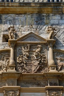 Stone figures, putti, putti, coat of arms, relief, decoration above portal, detail, Hohentübingen