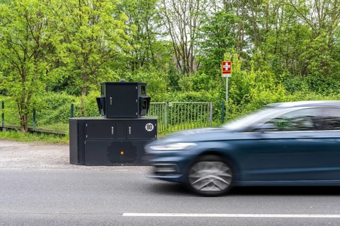 Semi-stationary speed camera on the B227, Hattinger Straße, used by the city of Gelsenkirchen,