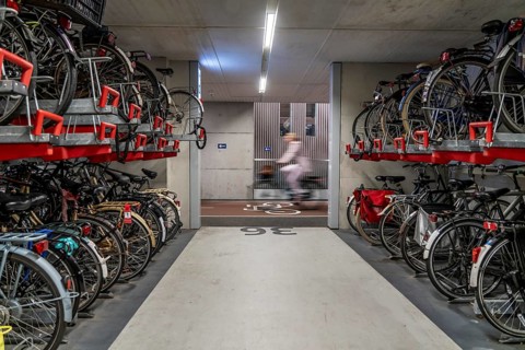 Bicycle car park at Utrecht Centraal railway station, Stationsplein, 3 underground levels, over 13,