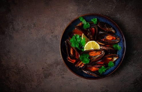 Mussels in tomato sauce, homemade, no people