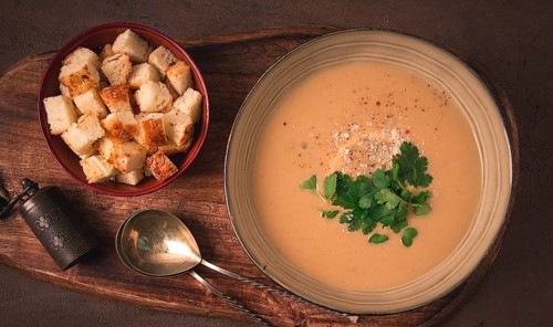 Cream soup, mashed soup, beige, mushroom, onion, cauliflower, vegetarian soup