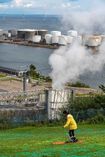 CopenHill, waste incineration plant and artificial ski slope, skiing with a view of the Øresund, 90