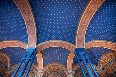Preserved ceiling vault in the vestibule of the former synagogue, built in 1883, destroyed by the