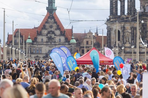 The organiser of Dresden is (s) t bunt is the Cellex Foundation. The motto of this year's banquet