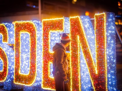Christmas market on the main street in Dresden Neustadt, Dresden, Saxony, Germany, Europe