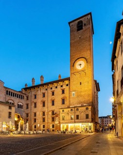 Palazzo del Podestà, Piazza Broletto, Mantua, Mantova, Italy, Europe