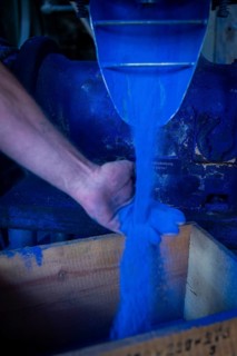 Schindler's blue colour factory is located directly on the Zwickauer Mulde river and belongs to the