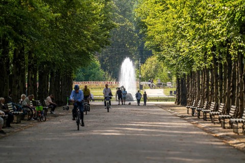 The Jägerhofallee in the Hofgarten, the central municipal park in Düsseldorf, view of the Jröner