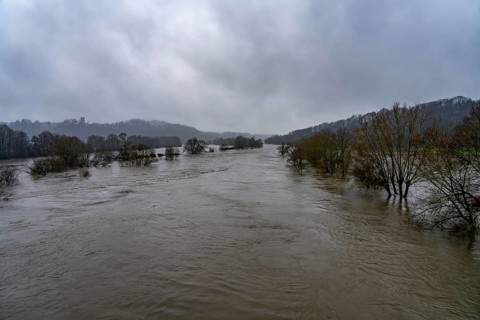 Floods on the Ruhr, here near Bochum-Stiepel, flooded Ruhr floodplains, after days of continuous