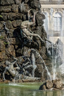 Falling male figure at the Fama Fountain, Fama Fountain, fountain, water parterre, castle park,