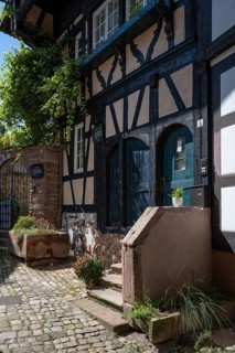 Altstadtgasse with the Färberhaus, historic half-timbered building and landmark in Gengenbach,