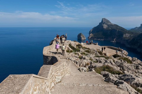 Tourists, Punta de la Nao with viewing terrace Mir ador Es Colomer, Majorca, Balearic Islands,