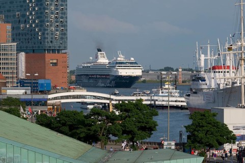 Europe, Germany, Hamburg, Elbe, harbour, Elbe Philharmonic Hall, passenger ship Mein Schiff 1,