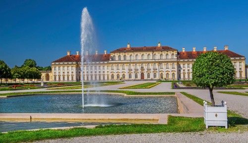 Garden parterre with fountain in front of the New Palace in the Schleissheim Palace complex,