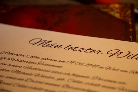 Symbolic image of a will: Will on a table