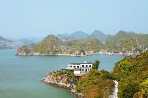 Cat Ba Island and the karst rocks of Lan Ha Bay in the morning light, Halong Bay, Vietnam, Asia