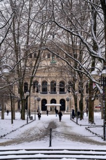 Winter in the city, Alte Oper, Opera House, Lucas Fountain, Bergmann Park, Frankfurt am Main,