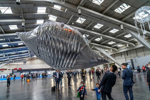 Mechanical flying objects, filled with helium, controlled by fine mechanics, movements copied from