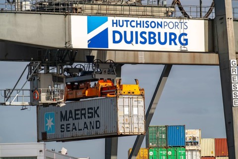 Port of Duisburg Ruhrort, Container freighter being loaded and unloaded at DeCeTe, Duisburg