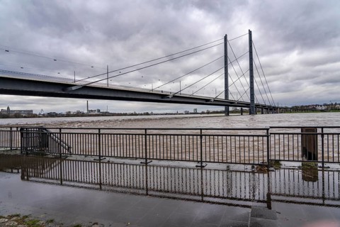 Flooded Rhine promenade, Rhine knee bridge, flooding of the Rhine near Düsseldorf, North