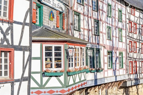 Monschau, Old Town, Eifel, North Rhine-Westphalia, Germany, half-timbered houses along the Rur, on