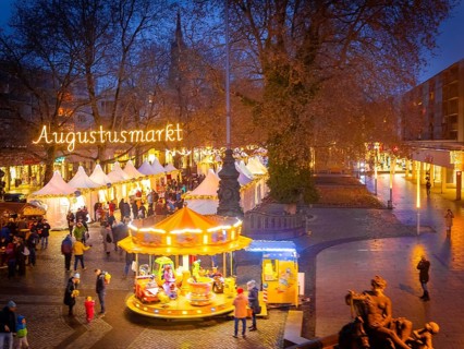 Christmas market on the main street in Dresden Neustadt, Dresden, Saxony, Germany, Europe