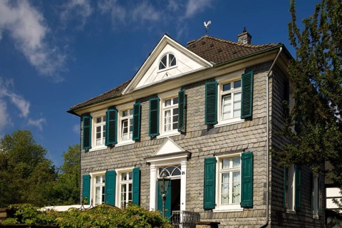 House in the Bergisch-Classicist style, named Bährens House after the pastor of the same name,