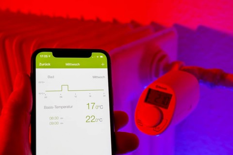 Smart Home application, control of heating, room temperature via Bluetooth, mobile phone,